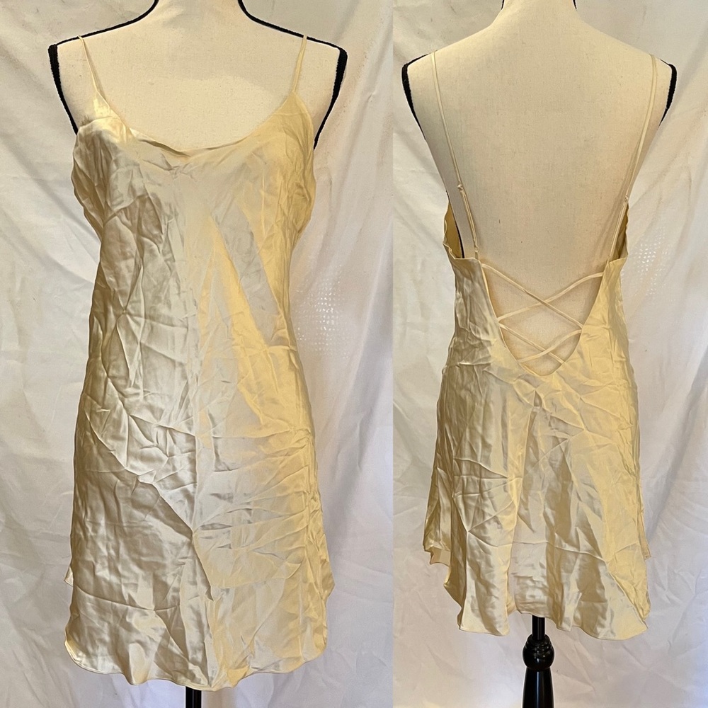 NWT Vintage Y2K Silk Victoria’s Secret slip dress 💛